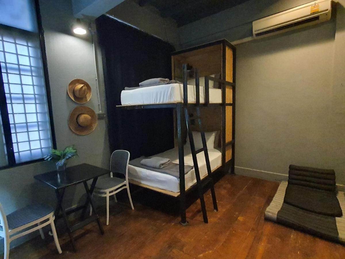 Ostello Bangkok Bed And Bike Esterno foto