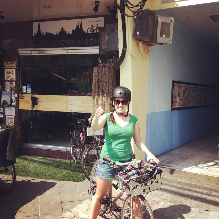 Ostello Bangkok Bed And Bike Esterno foto